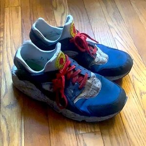 Nike Air Huarache Premium Size 11.5